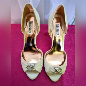 Badgley Mischka Jennifer D'orsay ivory  satin pumps